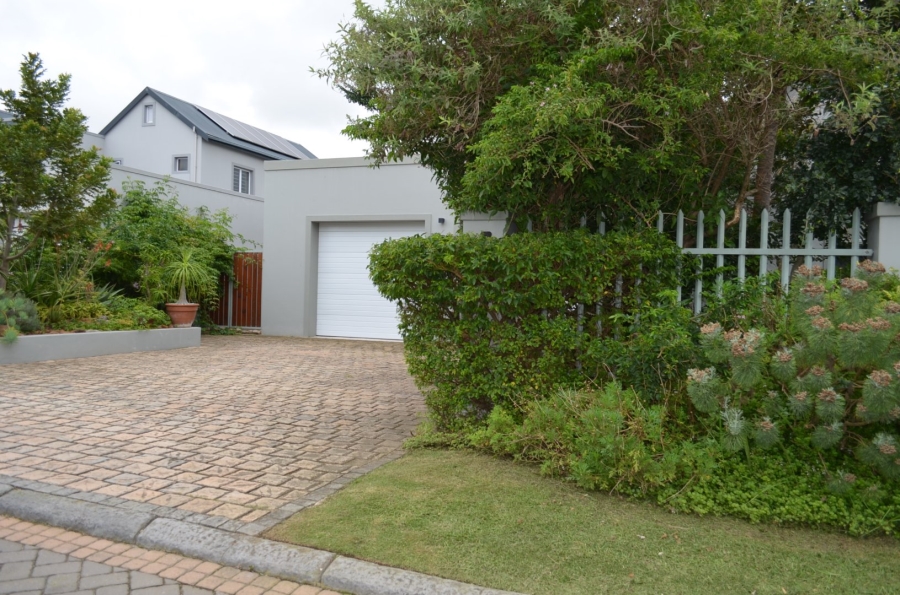 3 Bedroom Property for Sale in Kingswood Golf Estate Western Cape